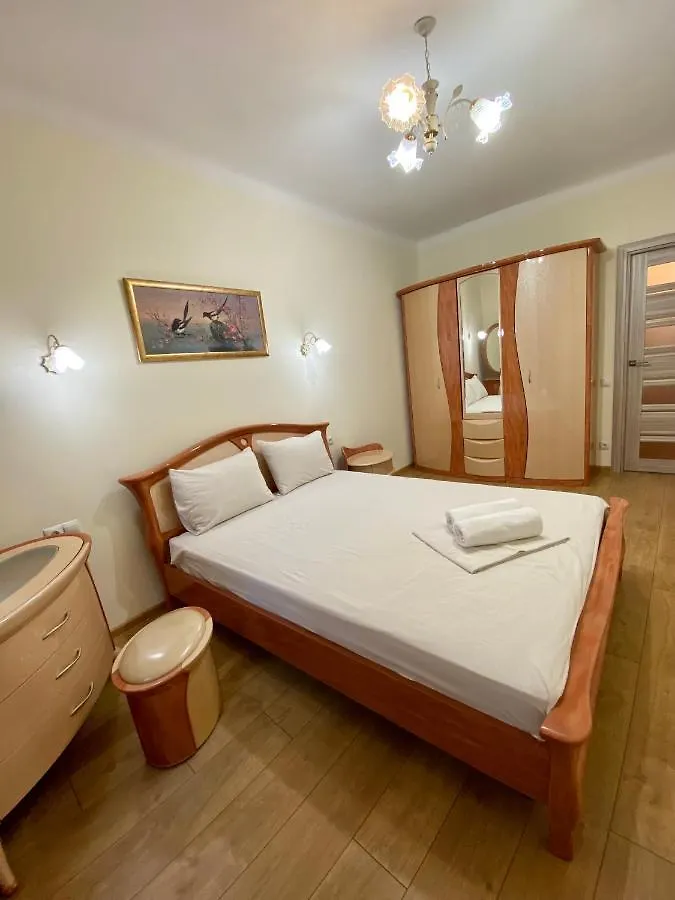 Yaroslav Osmomysl Square Apartments Lviv