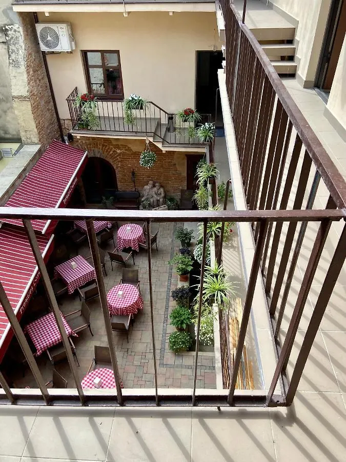 Yaroslav Osmomysl Square Apartments Lviv 0*,